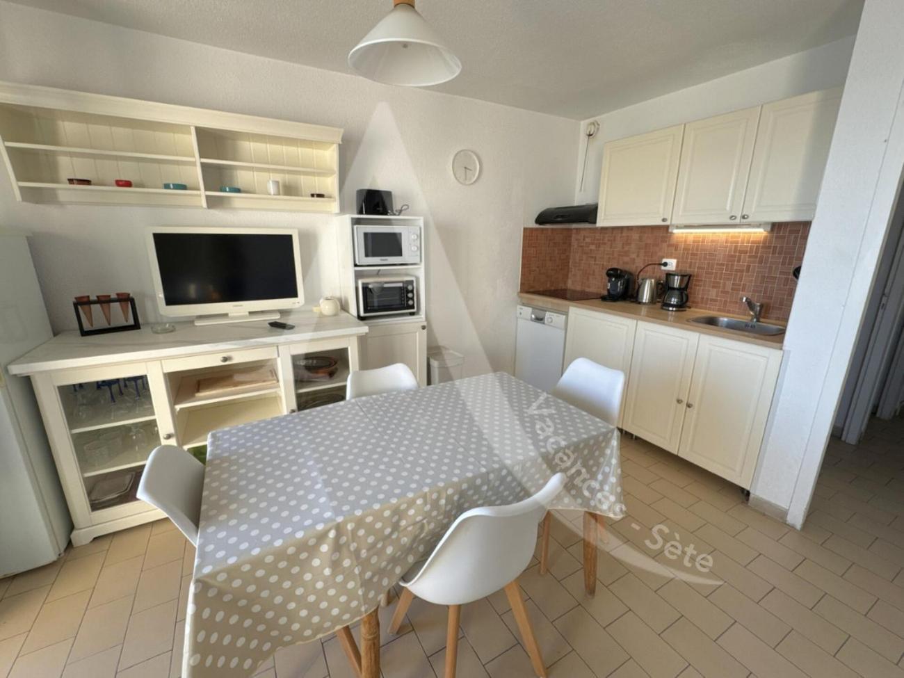 40 M², 1Ere Ligne Mer, Dernier Etage Avec Ascenseur Сет Экстерьер фото